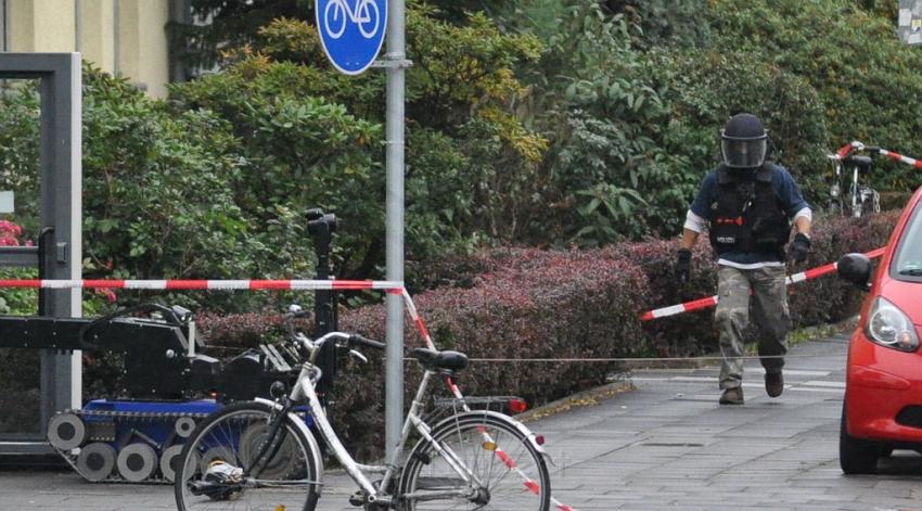 Kofferbombe entschaerft Koeln Graeffstr Subbelratherstr P084.JPG